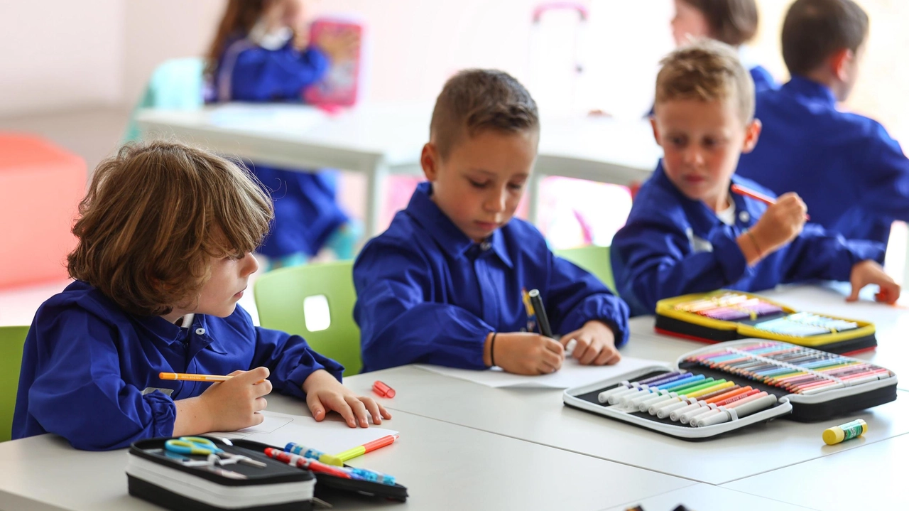 Un momento dell’inaugurazione della ’nuova’ scuola primaria Carrucci lo scorso settembre. In basso, l’assessore alla Scuola e all’infanzia di Empoli, Maria Grazia Pasqualetti (Gasperini/ FotoGermogli Un momento dell’inaugurazione della ’nuova’ scuola primaria Carrucci lo scorso settembre. In basso, l’assessore alla Scuola e all’infanzia di Empoli, Maria Grazia Pasqualetti (Gasperini/ FotoGermogli