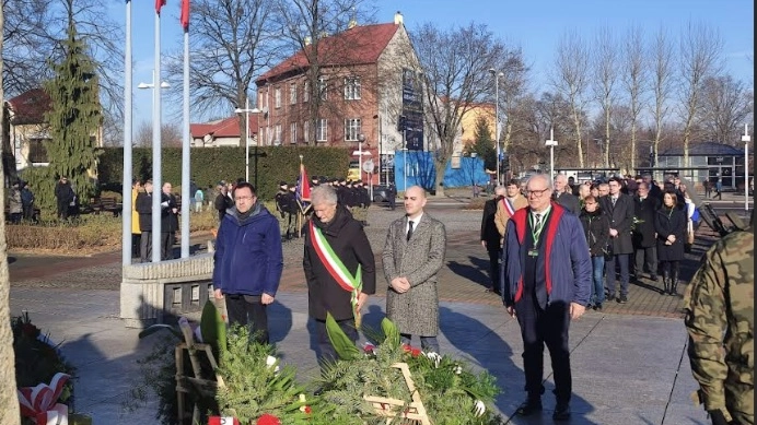 Il sindaco Alessandro Ghinelli e i consiglieri Mattia Delfini e Luciano Ralli ad Oswiecim Il sindaco Alessandro Ghinelli e i consiglieri Mattia Delfini e Luciano Ralli ad Oswiecim