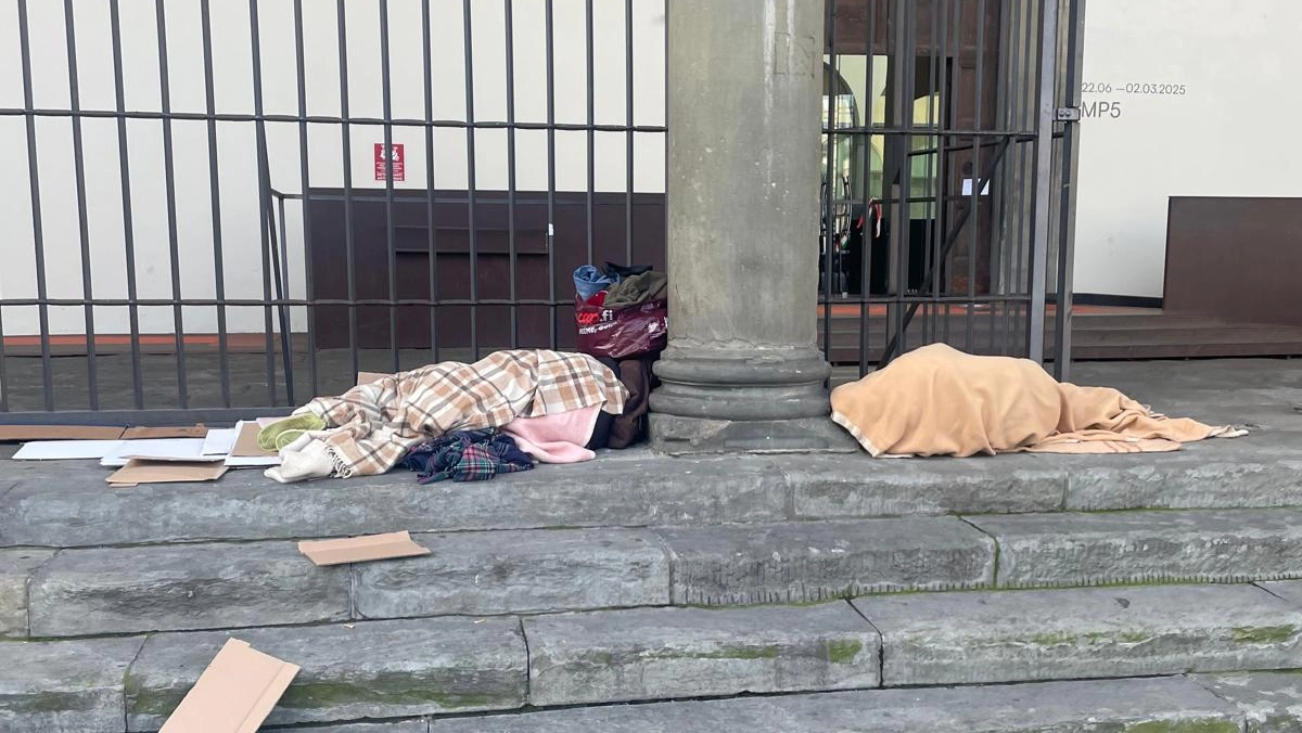 Bivacchi davanti all'ingresso del Museo Novecento