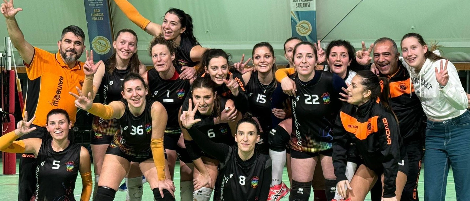 La Rainbow La Spezia perde 1-3 contro Albisola, nonostante cuore e grinta. La vetta resta salda ma le inseguitrici si avvicinano nei playoff di Serie D femminile ligure.