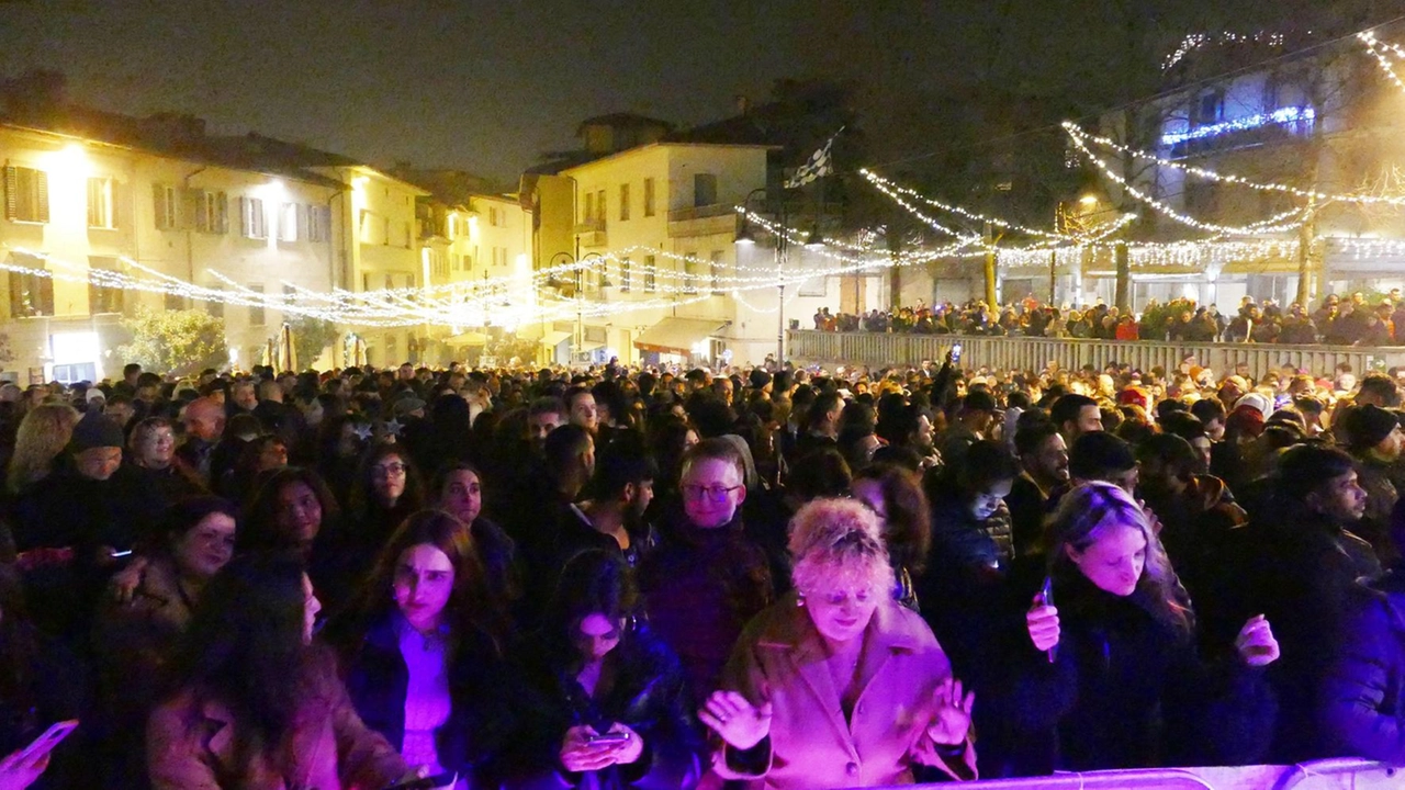La mappa di una due giorni da non dimenticare: dai botti alla Galleria di Anghiari ai concerti. Il fascino dei borghi, il risveglio con la colazione al museo, le note dei classici, Petrarca in testa. La mappa di una due giorni da non dimenticare: dai botti alla Galleria di Anghiari ai concerti. Il fascino dei borghi, il risveglio con la colazione al museo, le note dei classici, Petrarca in testa.