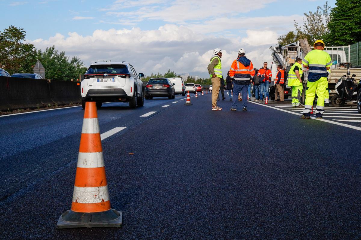 Fi Pi–Li, rabbia cresce fra disagi e code. La provocazione: “Facciamoci un summer party” Fi Pi–Li, rabbia cresce fra disagi e code. La provocazione: “Facciamoci un summer party”