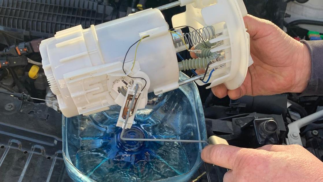 acqua nella benzina auto danneggiate