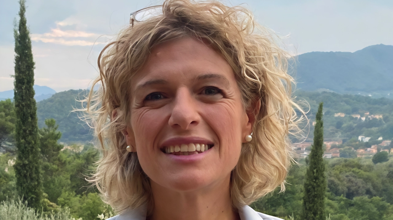 L’assessora alle politiche sociali, Silvia Sarti, del Comune di Capannori spiega come presentare la domanda per beneficiare delle agevolazioni tariffarie L’assessora alle politiche sociali, Silvia Sarti, del Comune di Capannori spiega come presentare la domanda per beneficiare delle agevolazioni tariffarie