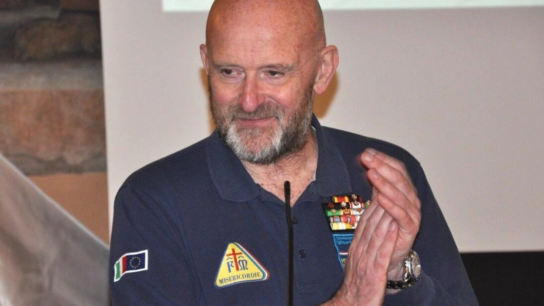 Il presidente delle Misericordie Domenico Giani guida la missione umanitaria Il presidente delle Misericordie Domenico Giani guida la missione umanitaria