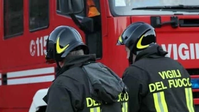 I vigili del fuoco sono dovuti intervenire in centro storico in via IV Novembre per una fuga di gas causata da un vandalismo I vigili del fuoco sono dovuti intervenire in centro storico in via IV Novembre per una fuga di gas causata da un vandalismo