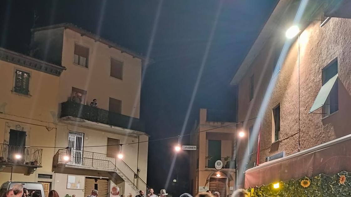 https://www.lanazione.it/image-service/view/acePublic/alias/contentid/MGMwYWExYzYtMzg0ZS00/0/mercatale.jpeg?f=16:9&w=1200&h=630
