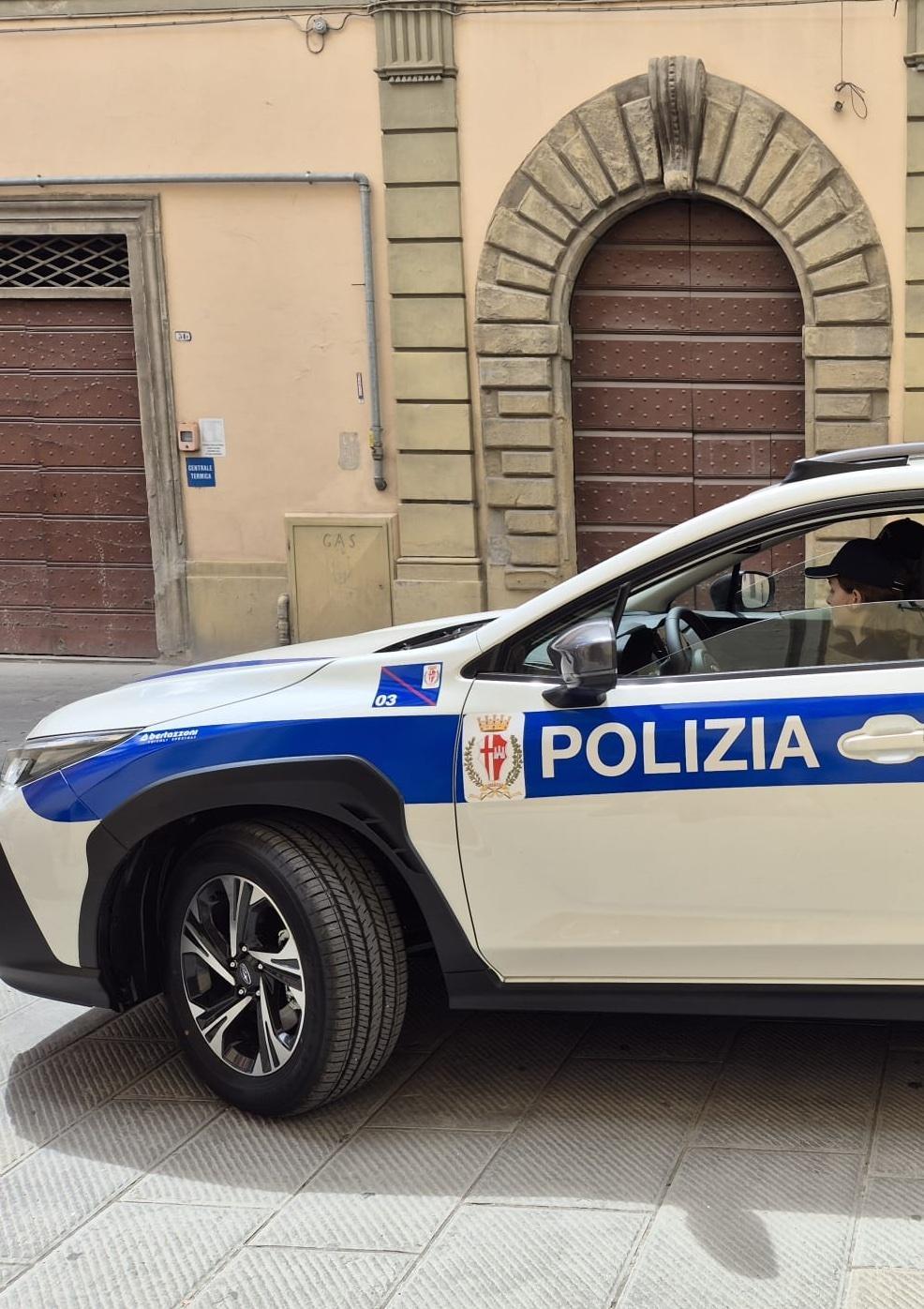 Aggredisce due ragazzini. Una cinquantenne denunciata per percosse Aggredisce due ragazzini. Una cinquantenne denunciata per percosse
