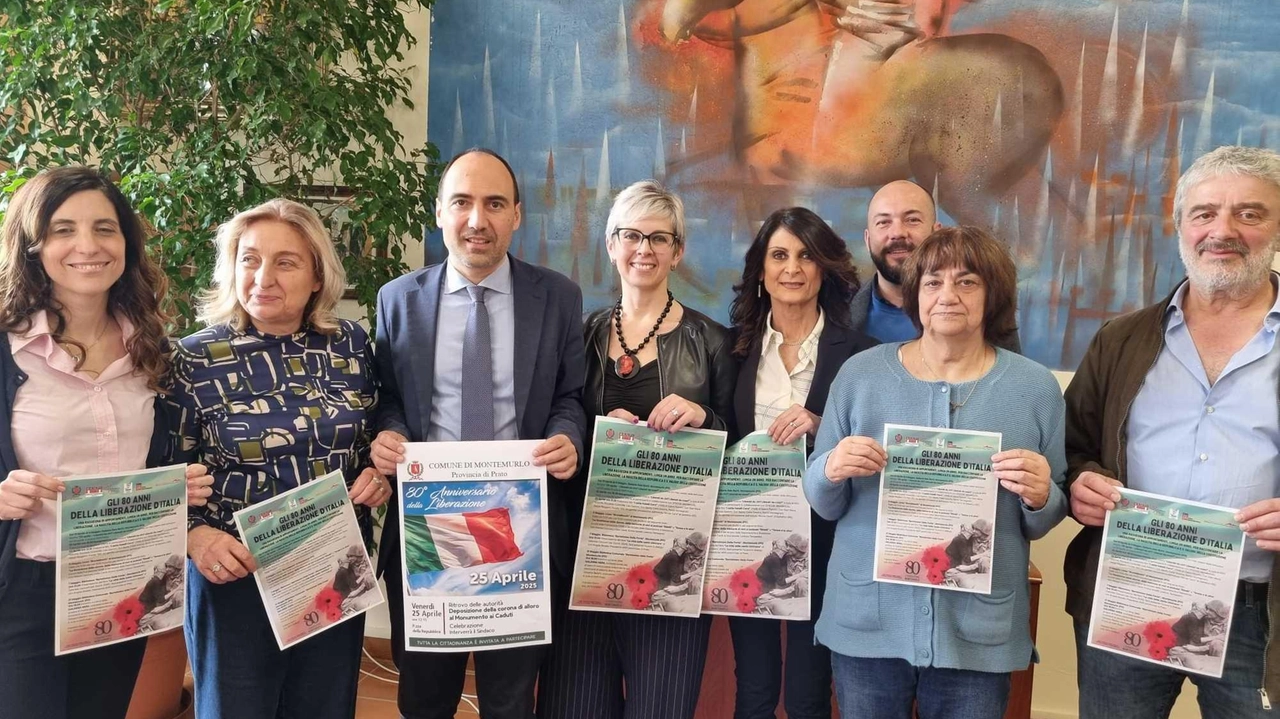 Al centro il sindaco Calamai