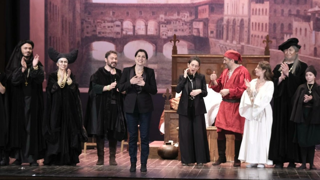 Il 'Gianni Schicchi' di Puccini incanta Oroarezzo al Teatro Petrarca