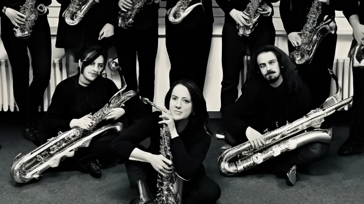 Doppio concerto oggi al Mad - Murate Art District di Firenze. Alle 15 esibizione dell’ensemble ’Eos Saxophone’ del maestro... Doppio concerto oggi al Mad - Murate Art District di Firenze. Alle 15 esibizione dell’ensemble ’Eos Saxophone’ del maestro...