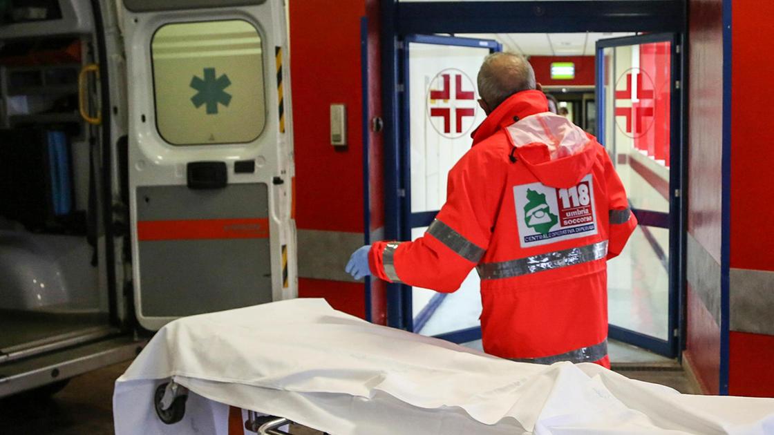 https://www.lanazione.it/image-service/view/acePublic/alias/contentid/MGNjZjUyOWEtZDQ0Ny00/0/studentessa-di-18-anni-con-la-meningite-buona-risposta-alla-terapia-antibiotica.jpeg?f=16:9&w=1200&h=630