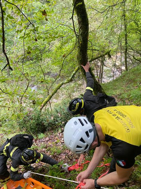 Malore all’alba. Muore fungaiolo davanti all’amico. Disperati soccorsi