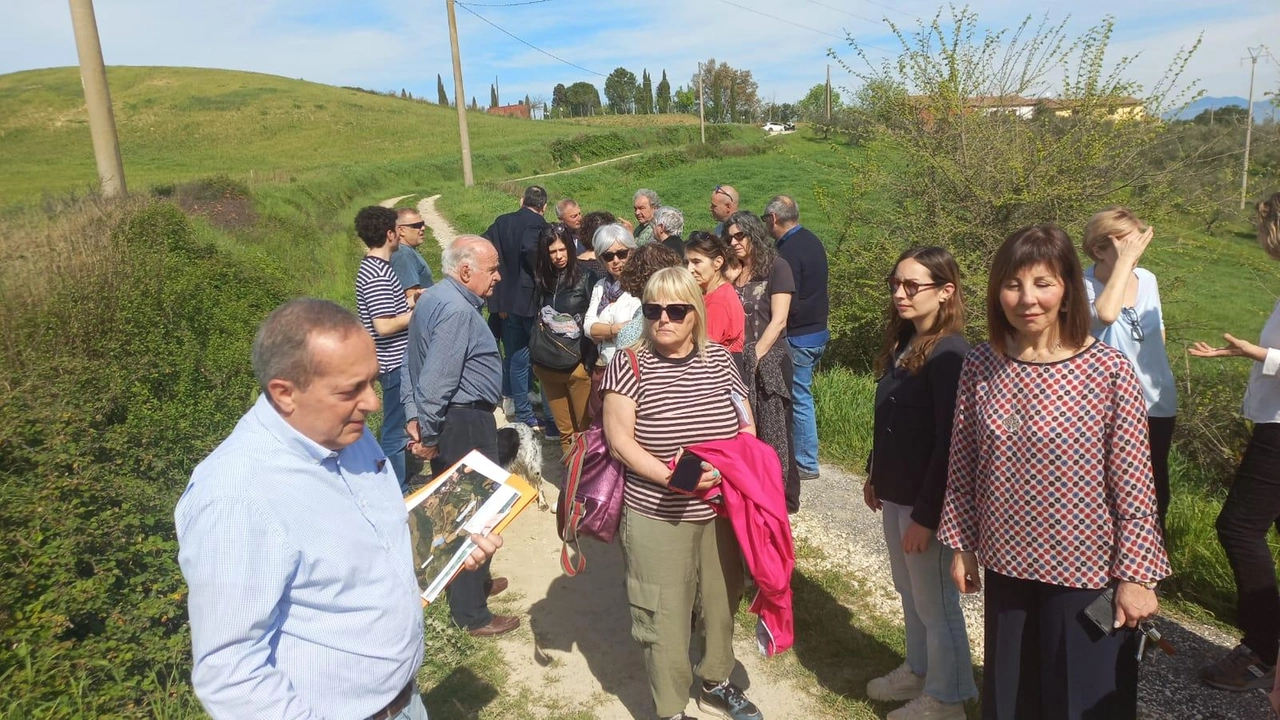 Mileo Ranieri con i cittadini nella zona di Postignano Mileo Ranieri con i cittadini nella zona di Postignano