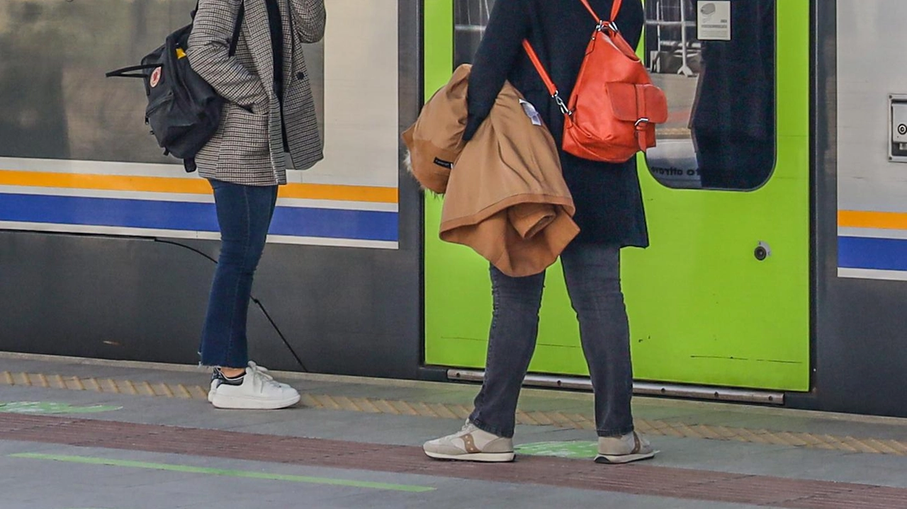 I lavori di manutenzione straordinaria sulla linea Lucca-Aulla Lunigiana sono stati completati da Rete Ferroviaria Italiana. Gli interventi hanno riguardato consolidamenti e miglioramenti infrastrutturali, con un investimento totale di circa dieci milioni di euro. I lavori di manutenzione straordinaria sulla linea Lucca-Aulla Lunigiana sono stati completati da Rete Ferroviaria Italiana. Gli interventi hanno riguardato consolidamenti e miglioramenti infrastrutturali, con un investimento totale di circa dieci milioni di euro.