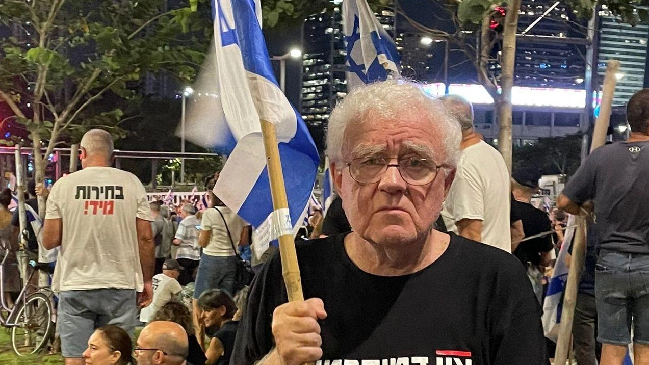 Daniel Bar-Tal, emerito di Psicologia Politica in piazza per la pace a Tel Aviv