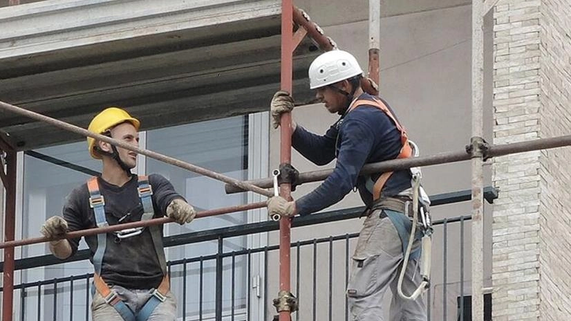 Il condominio con i lavori lasciati a metà: la vicenda finisce ora in tribunale