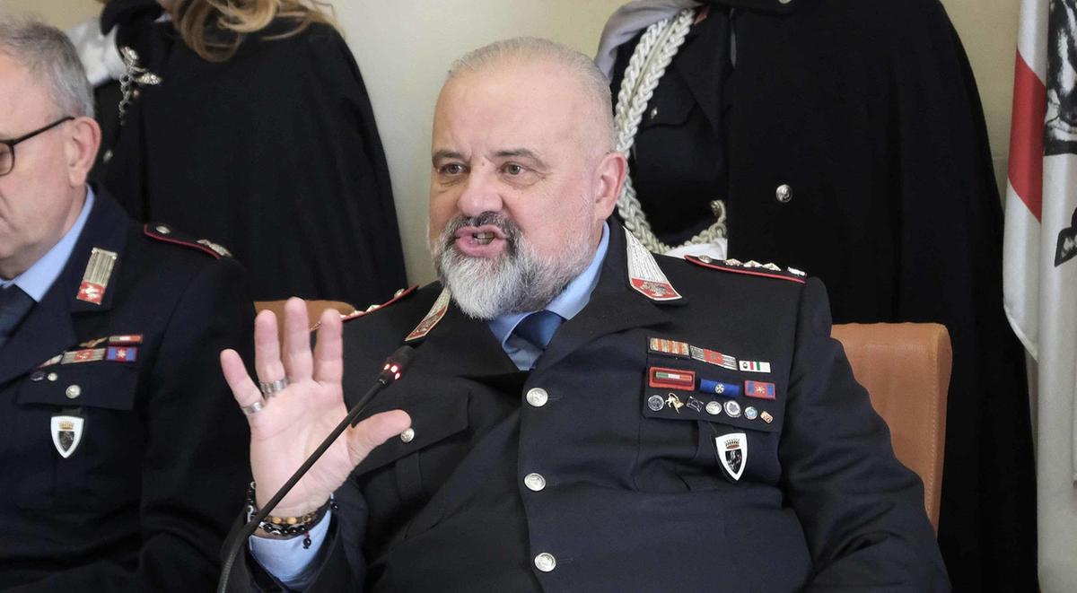 https://www.lanazione.it/image-service/view/acePublic/alias/contentid/MGNmZjY3ZGMtOTI1Zi00/0/municipale-appello-alla-prudenza-poponcini-in-gioco-ce-la-vita-stretta-sui-monopattini-e-i-furbetti.jpeg?f=1.91:1&w=1200