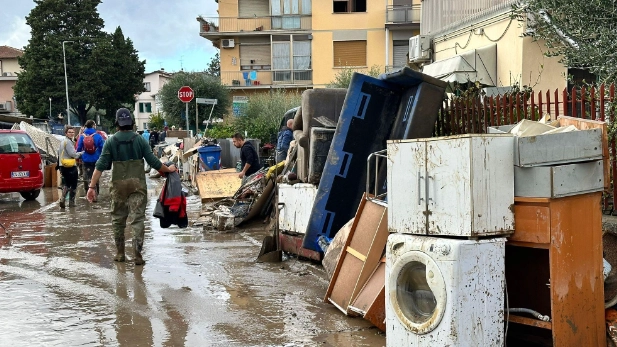 Danni da maltempo in Toscana in una delle alluvioni che hanno caratterizzato gli ultimi anni Danni da maltempo in Toscana in una delle alluvioni che hanno caratterizzato gli ultimi anni