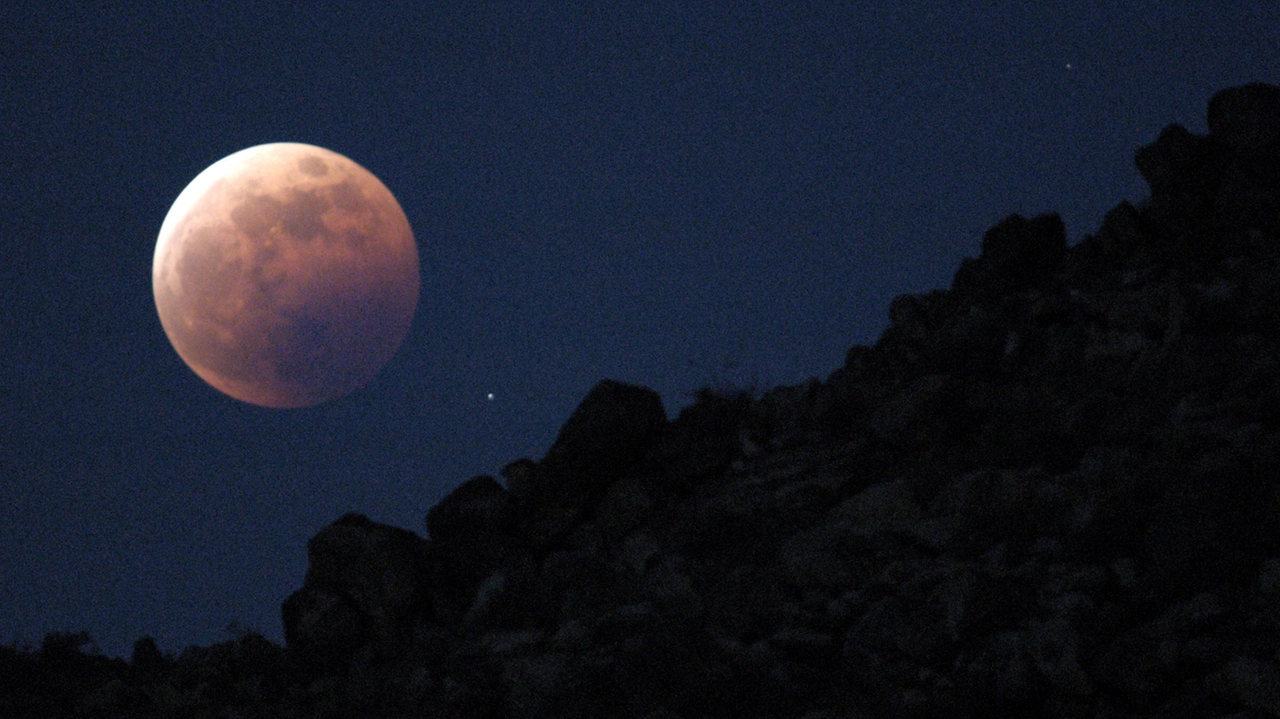 Luna (foto Ansa) Luna (foto Ansa)