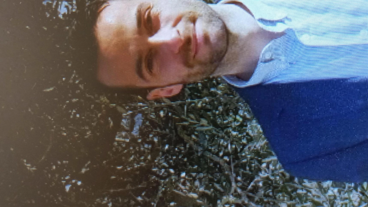 BASCHI Grande cordoglio a Baschi per la morte improvvisa di Nicola Sganappa, un ragazzo di 22 anni che è deceduto... BASCHI Grande cordoglio a Baschi per la morte improvvisa di Nicola Sganappa, un ragazzo di 22 anni che è deceduto...