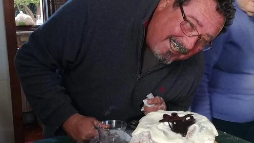 Franco Novelli, 63 anni compiuti, marinese doc, era un pescatore molto conosciuto sul litorale. E’ morto la sera della vigilia di Ferragosto sulla strada provinciale Calcesana Franco Novelli, 63 anni compiuti, marinese doc, era un pescatore molto conosciuto sul litorale. E’ morto la sera della vigilia di Ferragosto sulla strada provinciale Calcesana