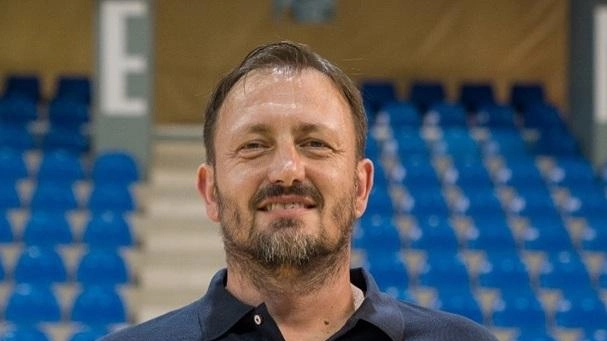 Cristian Mayer, direttore sportivo della Fortitudo Agrigento, è stato un cestista di ottimo livello Cristian Mayer, direttore sportivo della Fortitudo Agrigento, è stato un cestista di ottimo livello