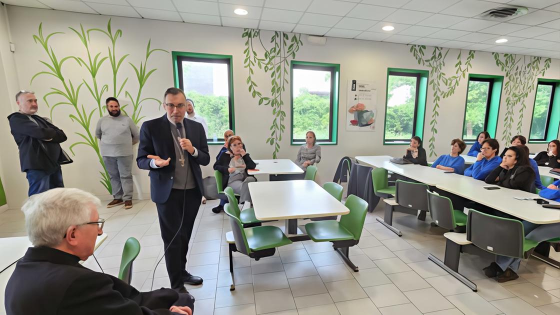 Targetti, Gambelli in fabbrica: "Abbandonare Firenze è una scelta da ripensare" Targetti, Gambelli in fabbrica: "Abbandonare Firenze è una scelta da ripensare"