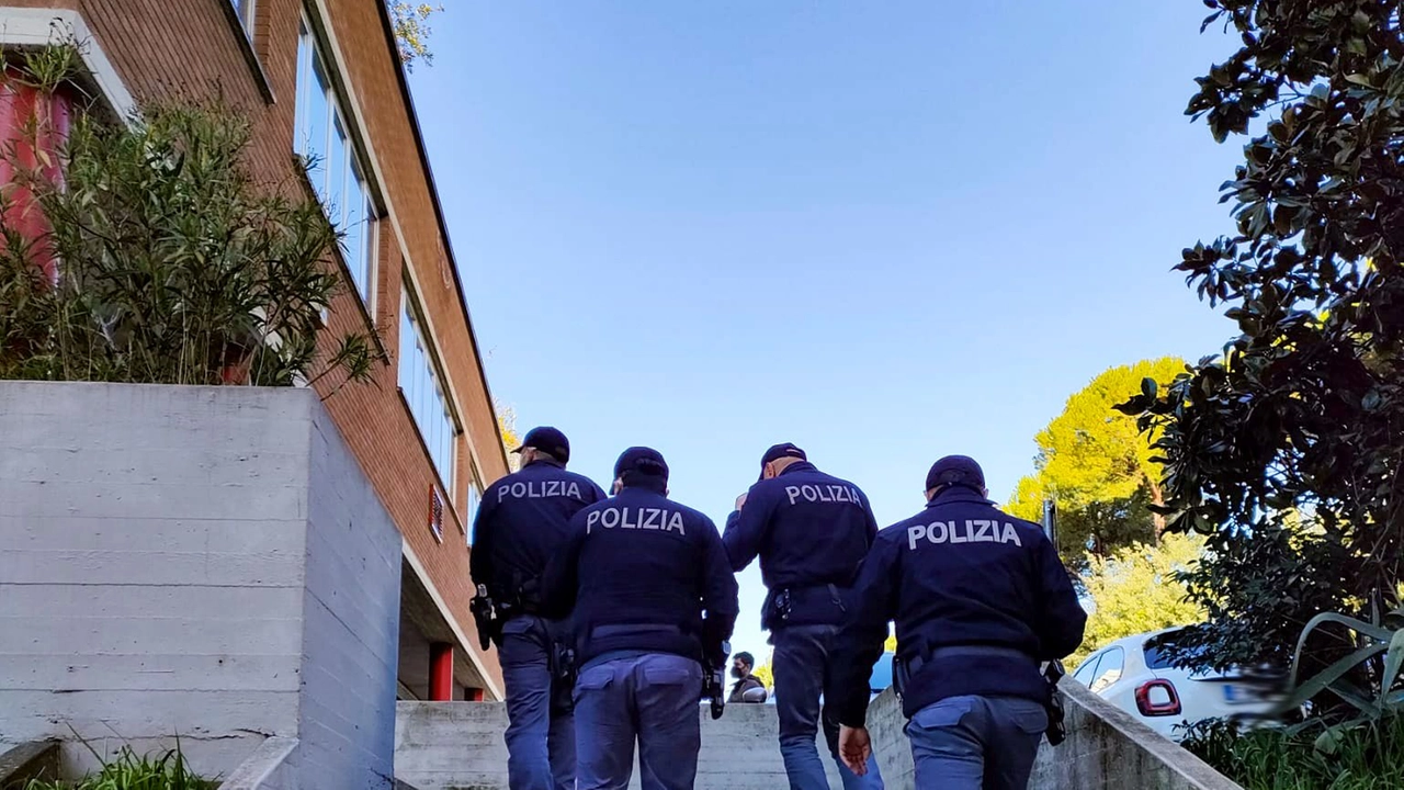 La polizia intervenuta a Fontivegge La polizia intervenuta a Fontivegge