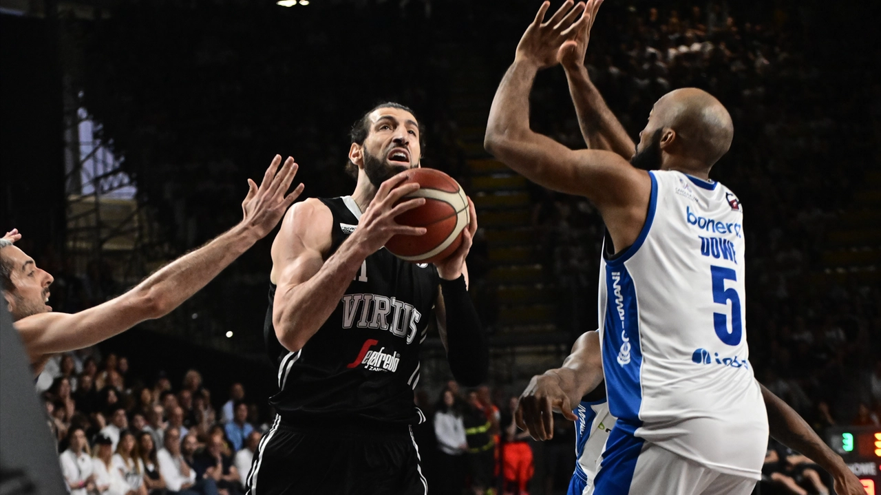 Finale scudetto, la Virtus si impone in rimonta e batte Brescia in gara1: straordinario Shengelia