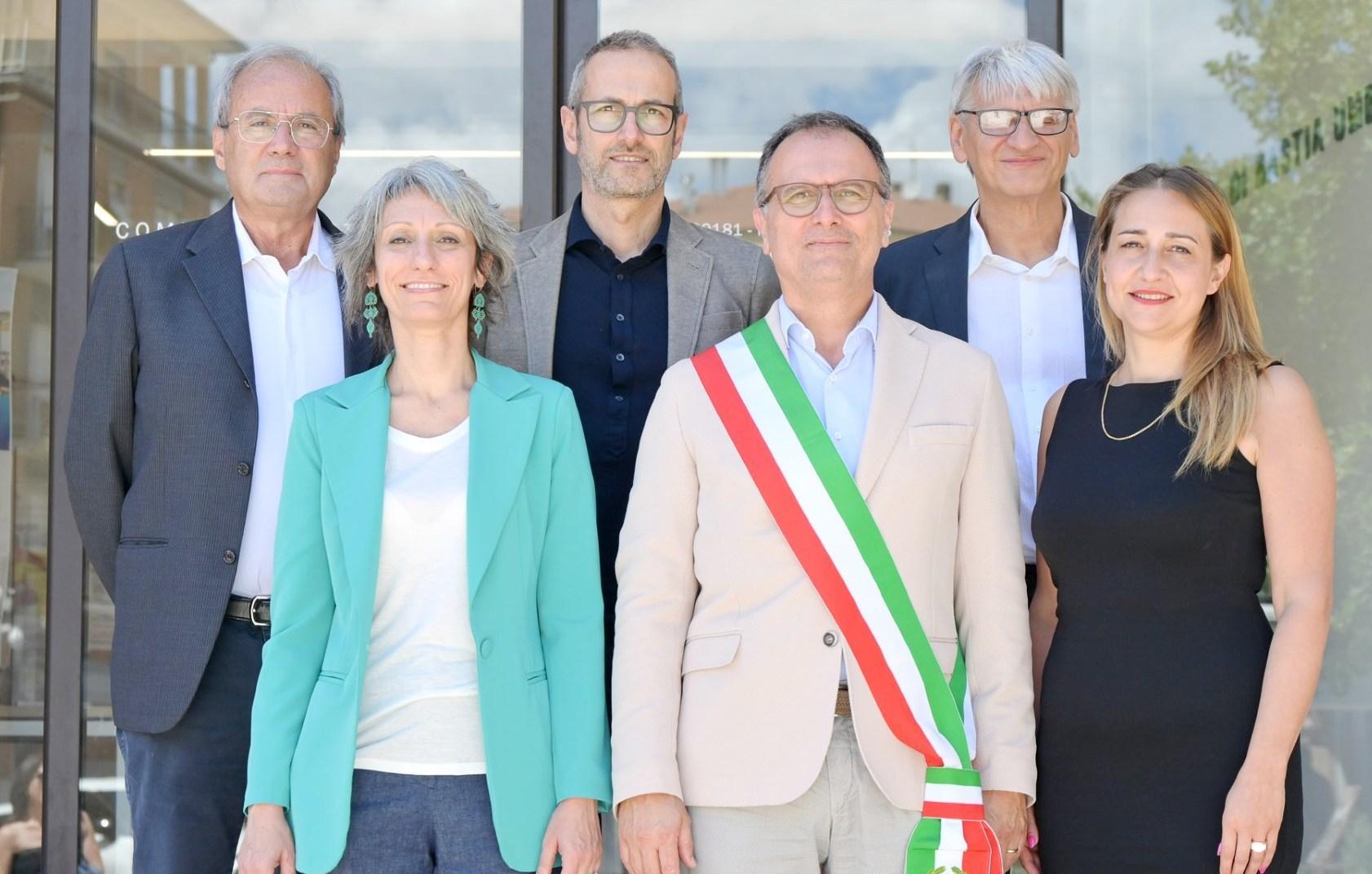 https://www.lanazione.it/image-service/view/acePublic/alias/contentid/MGQ5ODdmMjMtNmVlYi00/0/bastia-umbra-al-centrosinistra-erigo-pecci-bilanci-e-progetti-scuole-impianti-e-aiuti-alle-famiglie.jpeg