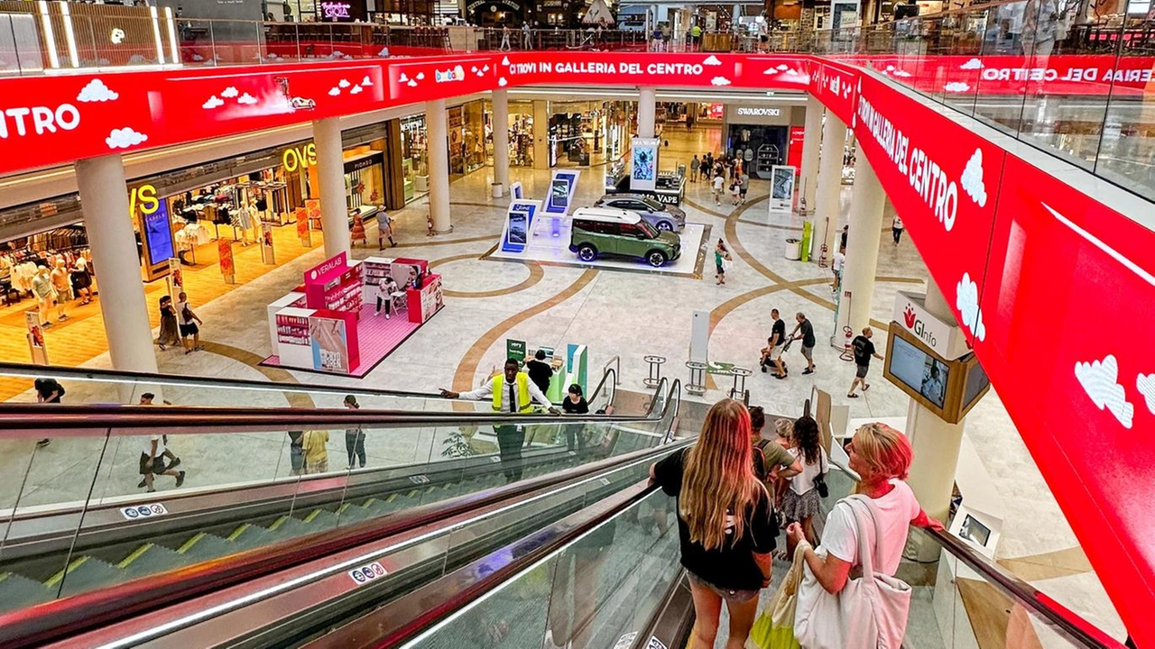 L’interno del centro commerciale nella mattinata di Ferragosto