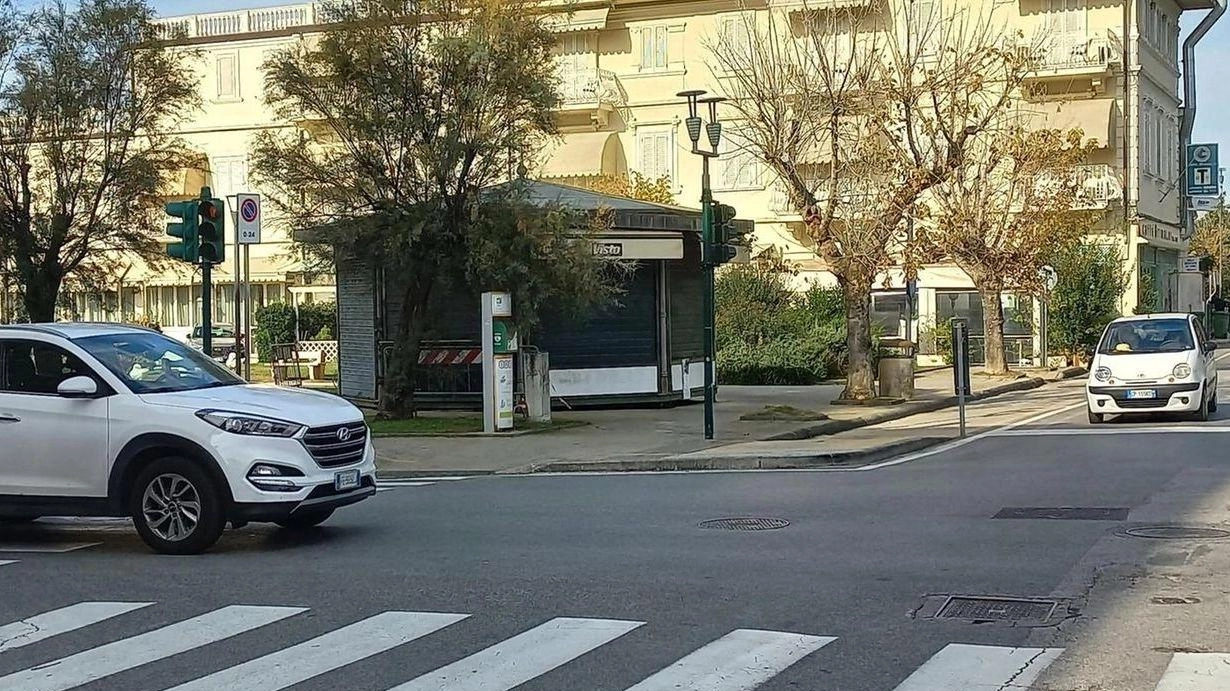 L’edicola in piazza D’Annunzio, a Fiumetto, ha chiuso lo scorso ottobre