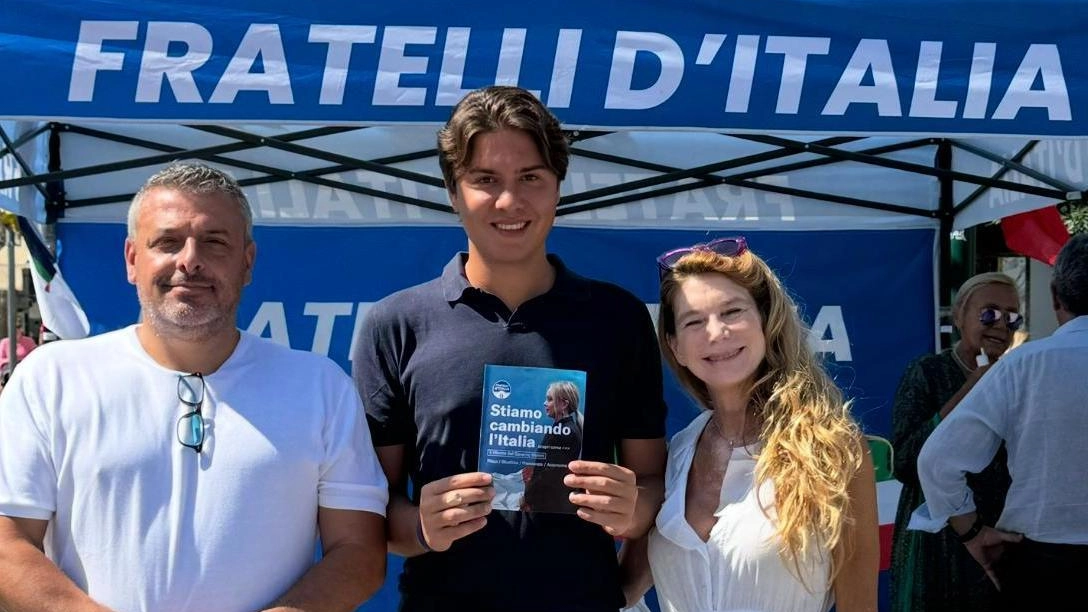 Al centro il capogruppo di Fratelli d’Italia Antonio Matteo Meoni Al centro il capogruppo di Fratelli d’Italia Antonio Matteo Meoni
