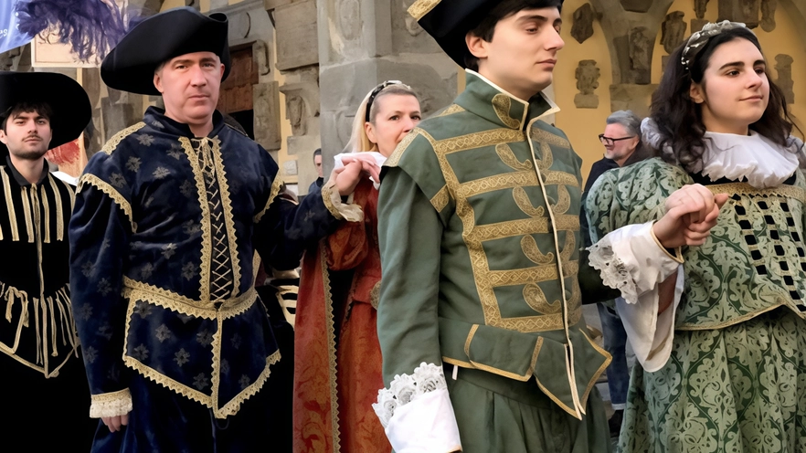 La macchina organizzativa degli «Uffizi del Carnevale», storica manifestazione che vuole celebrare il culto dei defunti, è in piena attività. Si parte il 2 febbraio con l’Uffizio di Sant’Antonio. Cinque in totale le uscite La macchina organizzativa degli «Uffizi del Carnevale», storica manifestazione che vuole celebrare il culto dei defunti, è in piena attività. Si parte il 2 febbraio con l’Uffizio di Sant’Antonio. Cinque in totale le uscite