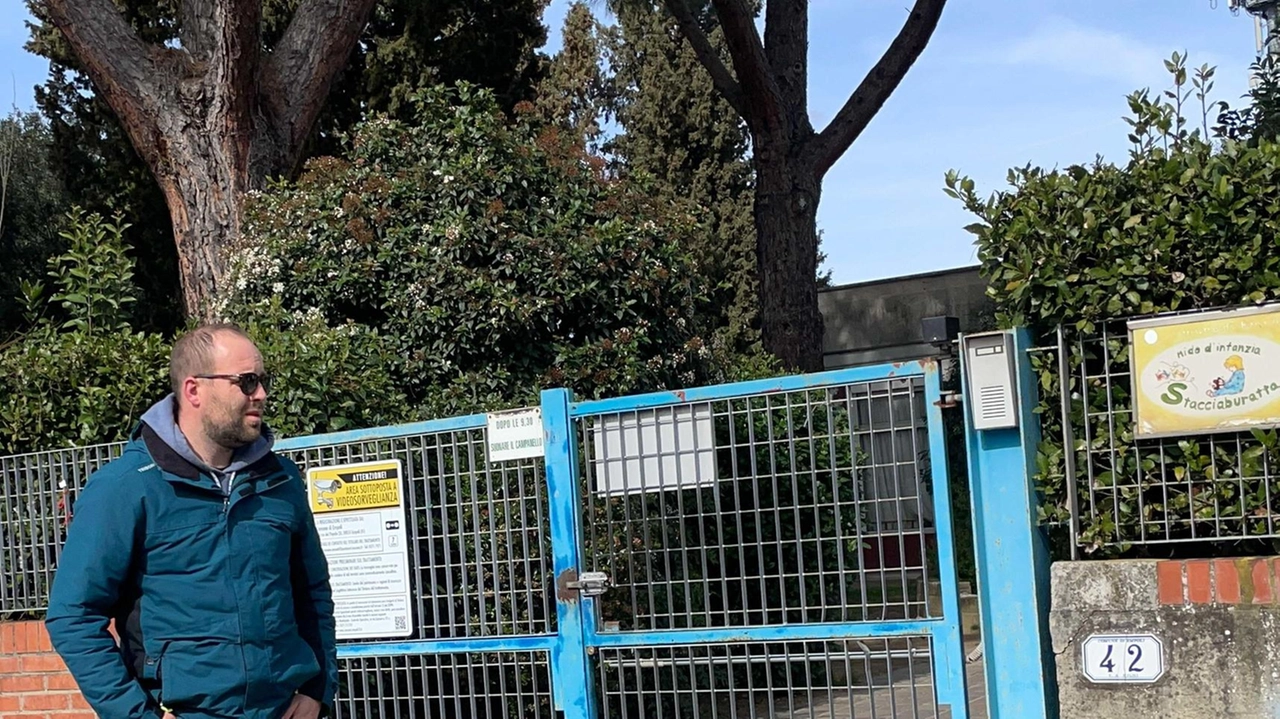 L’esterno del plesso scolastico di Ponzano tra quelli presi di mira L’esterno del plesso scolastico di Ponzano tra quelli presi di mira