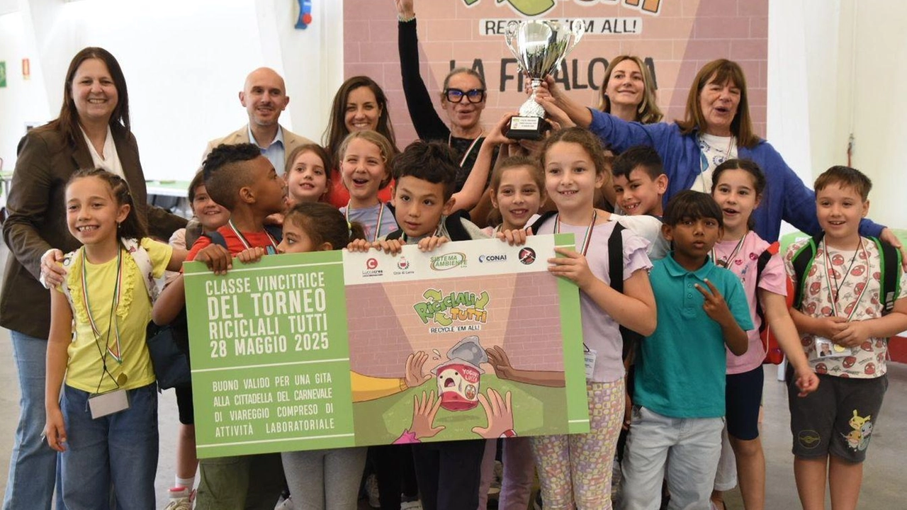 La classe 2B dell’istituto “Donatelli” che ha vinto il torneone finale La classe 2B dell’istituto “Donatelli” che ha vinto il torneone finale