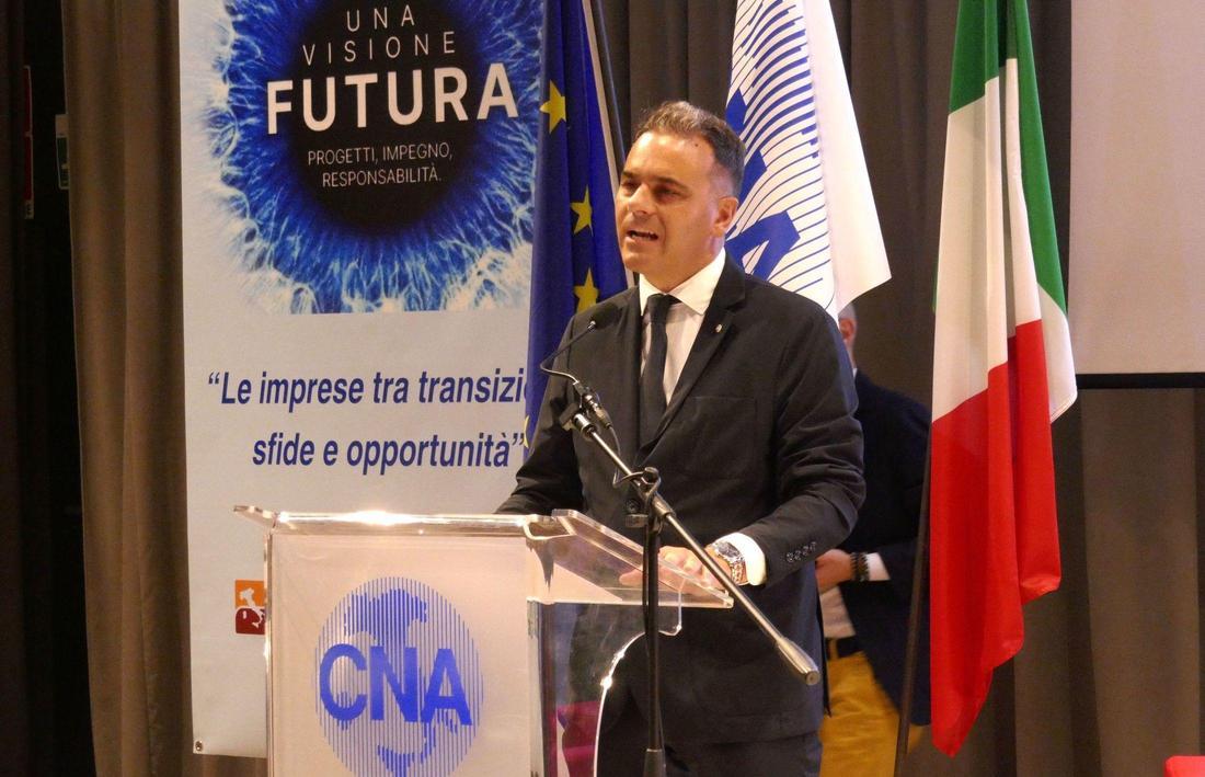 https://www.lanazione.it/image-service/view/acePublic/alias/contentid/MGQyOWVkYTAtNDY3MS00/0/cambio-al-vertice-di-cna-melani-eletto-presidente.jpeg