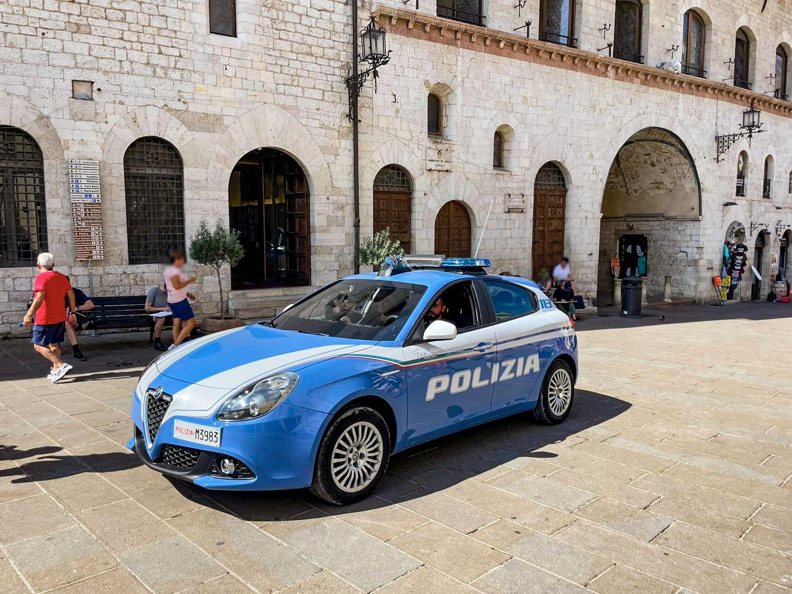 lite tra zio e nipoti lui le picchia e poi le aggredisce con lo spray al peperoncino