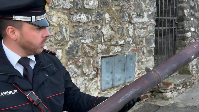 Tre uomini finiscono nei guai a Cortona per furto di rame in un complesso residenziale. I carabinieri li intercettano e sequestrano il materiale rubato, confermando un trend di furti simili nella zona. Tre uomini finiscono nei guai a Cortona per furto di rame in un complesso residenziale. I carabinieri li intercettano e sequestrano il materiale rubato, confermando un trend di furti simili nella zona.