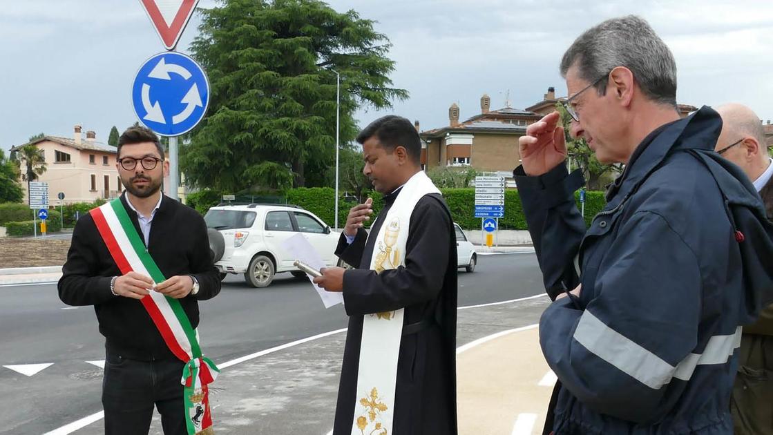Aperta la rotatoria di Santa Maria: "Strategica per il traffico cittadino" Aperta la rotatoria di Santa Maria: "Strategica per il traffico cittadino"