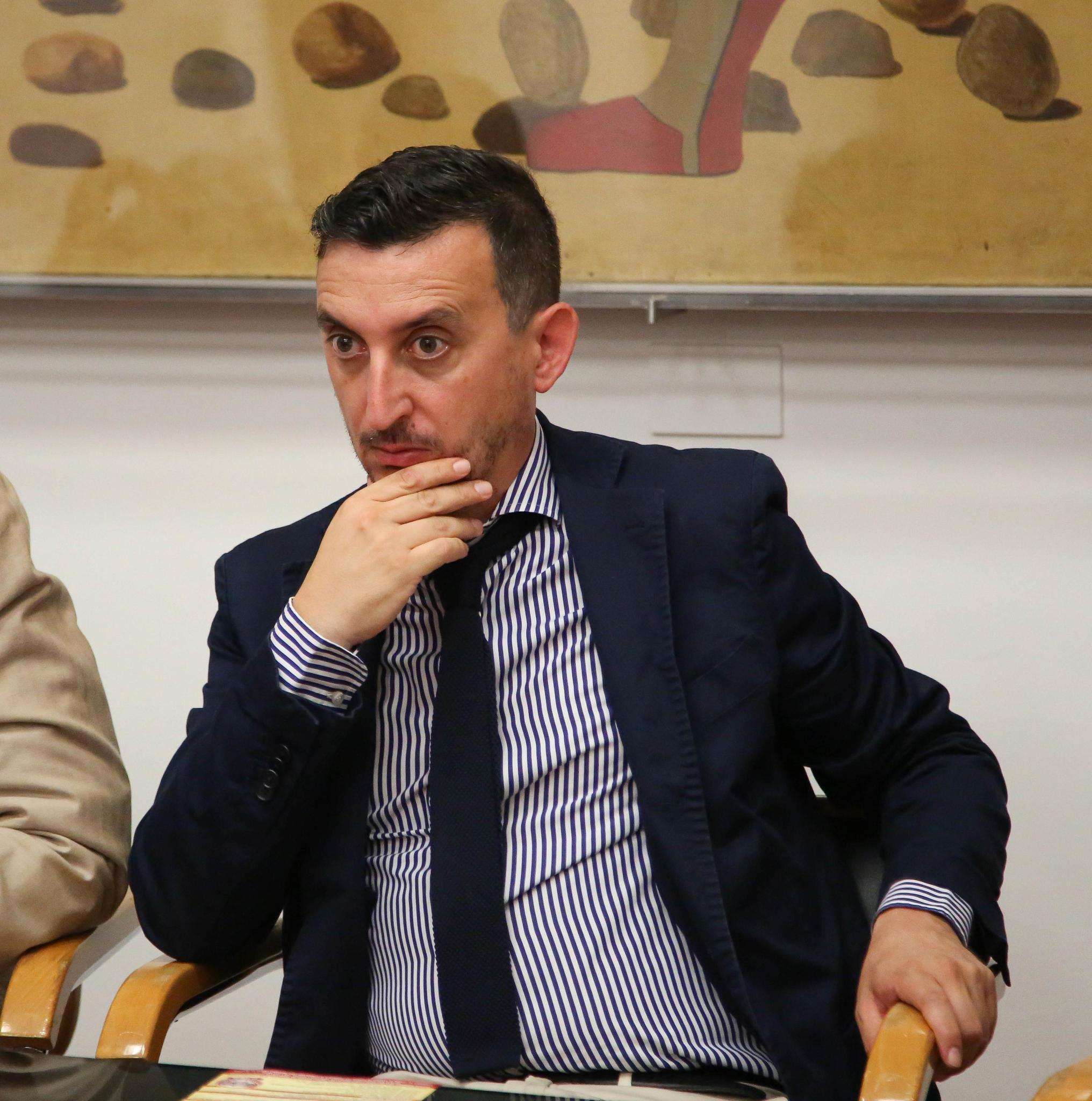 Pd: il caso ineleggibilità. Pasquali non si sottrae: "Deciderò con Schlein" Pd: il caso ineleggibilità. Pasquali non si sottrae: "Deciderò con Schlein"