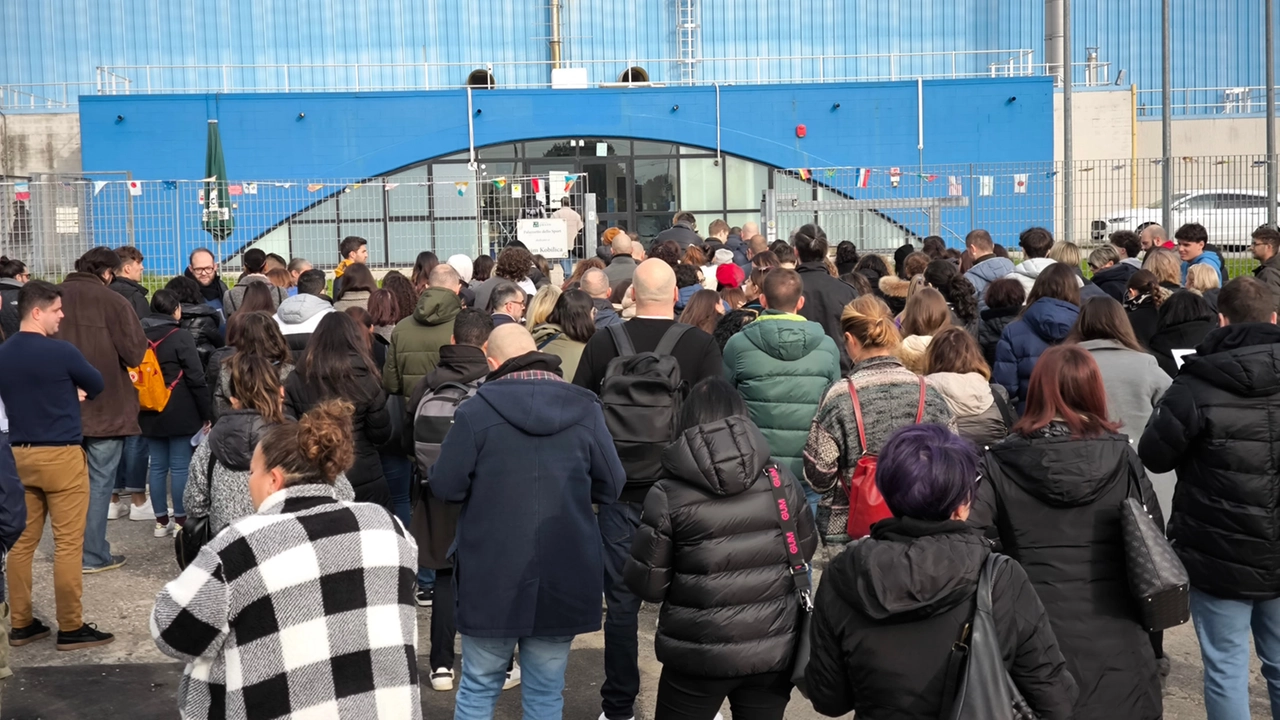 La carica dei duemila per il posto a Prato (Foto Attalmi) La carica dei duemila per il posto a Prato (Foto Attalmi)