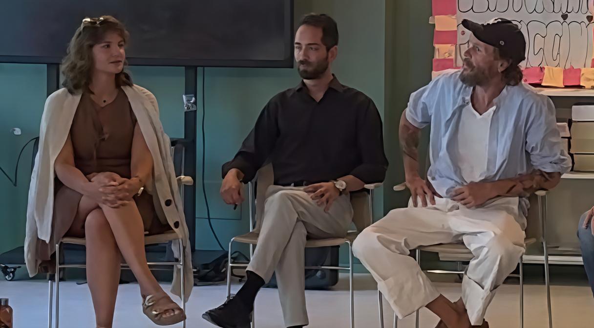 Jovanotti a tavola nella Cittadella: "Rondine è un’eccellenza italiana". L’incontro con i ragazzi delle guerre