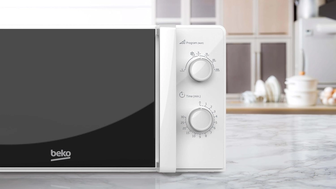 Non aspettare oltre: il microonde Beko da 700W ora costa quasi la metà, approfittane subito