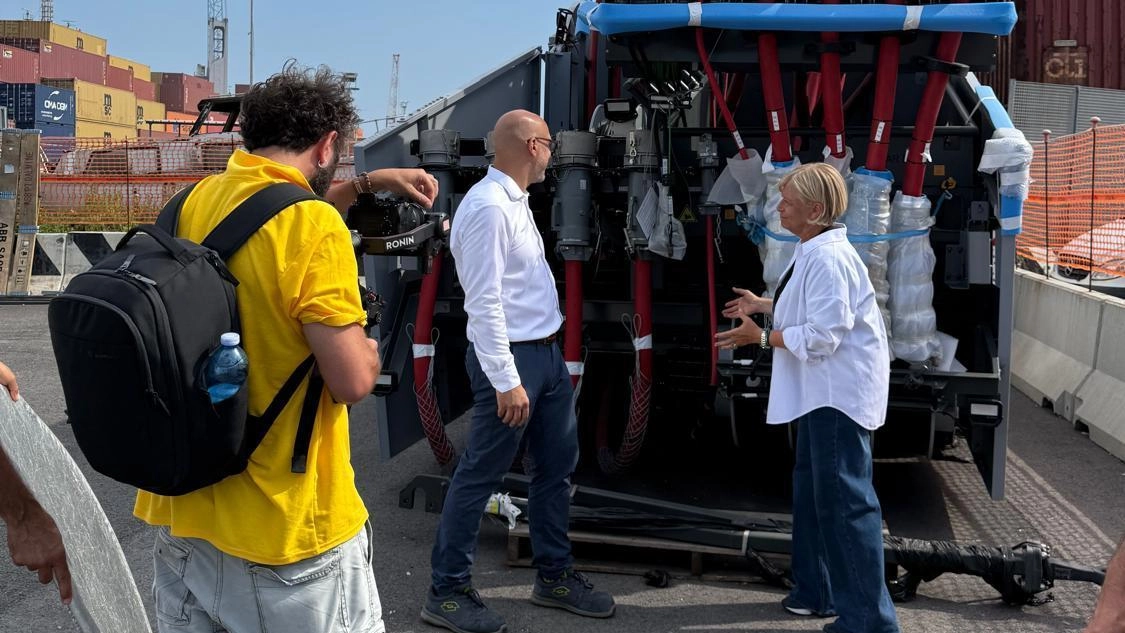 La troupe di Linea Blu ha terminato le riprese per una delle puntate che la trasmissione condotta da Donatella... La troupe di Linea Blu ha terminato le riprese per una delle puntate che la trasmissione condotta da Donatella...