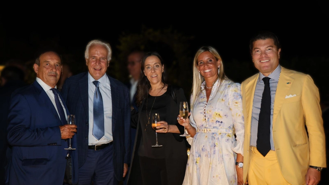 Un momento della festa d'estate Un momento della festa d'estate