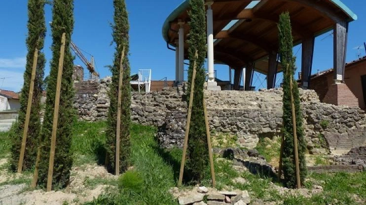 L’area archeologica La Rocca di Santa Maria a Monte con i resti dell’antica pieve le cui prime testimonianze sono di epoca longobarda L’area archeologica La Rocca di Santa Maria a Monte con i resti dell’antica pieve le cui prime testimonianze sono di epoca longobarda