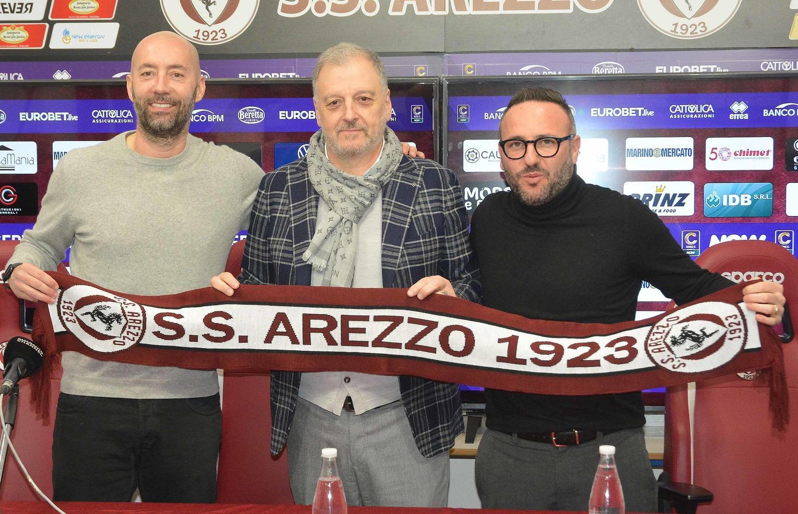 Arezzo rinnova con Cutolo e Bucchi fino al 2028: fiducia per la scalata alla Serie B