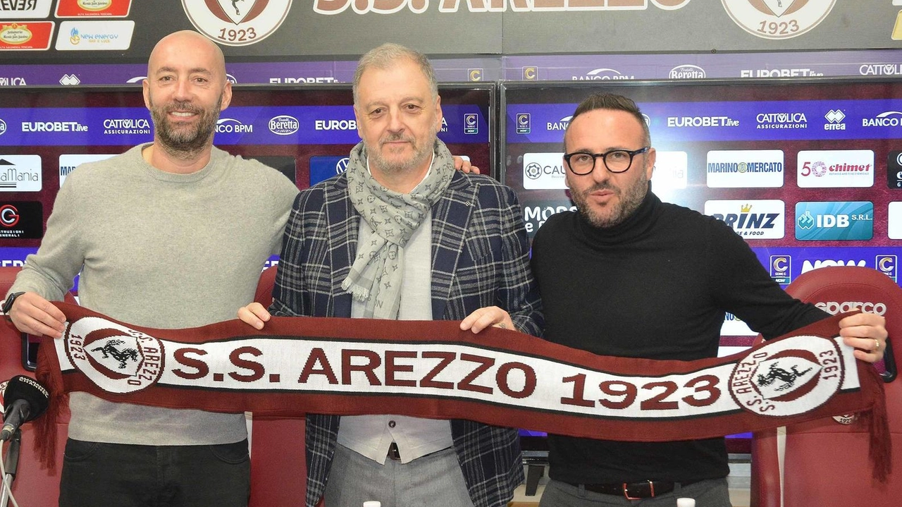 Arezzo rinnova con Cutolo e Bucchi fino al 2028: fiducia per la scalata alla Serie B